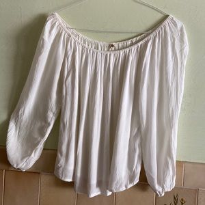 🌺White Hollister Off the Shoulder Long Sleeve size Large